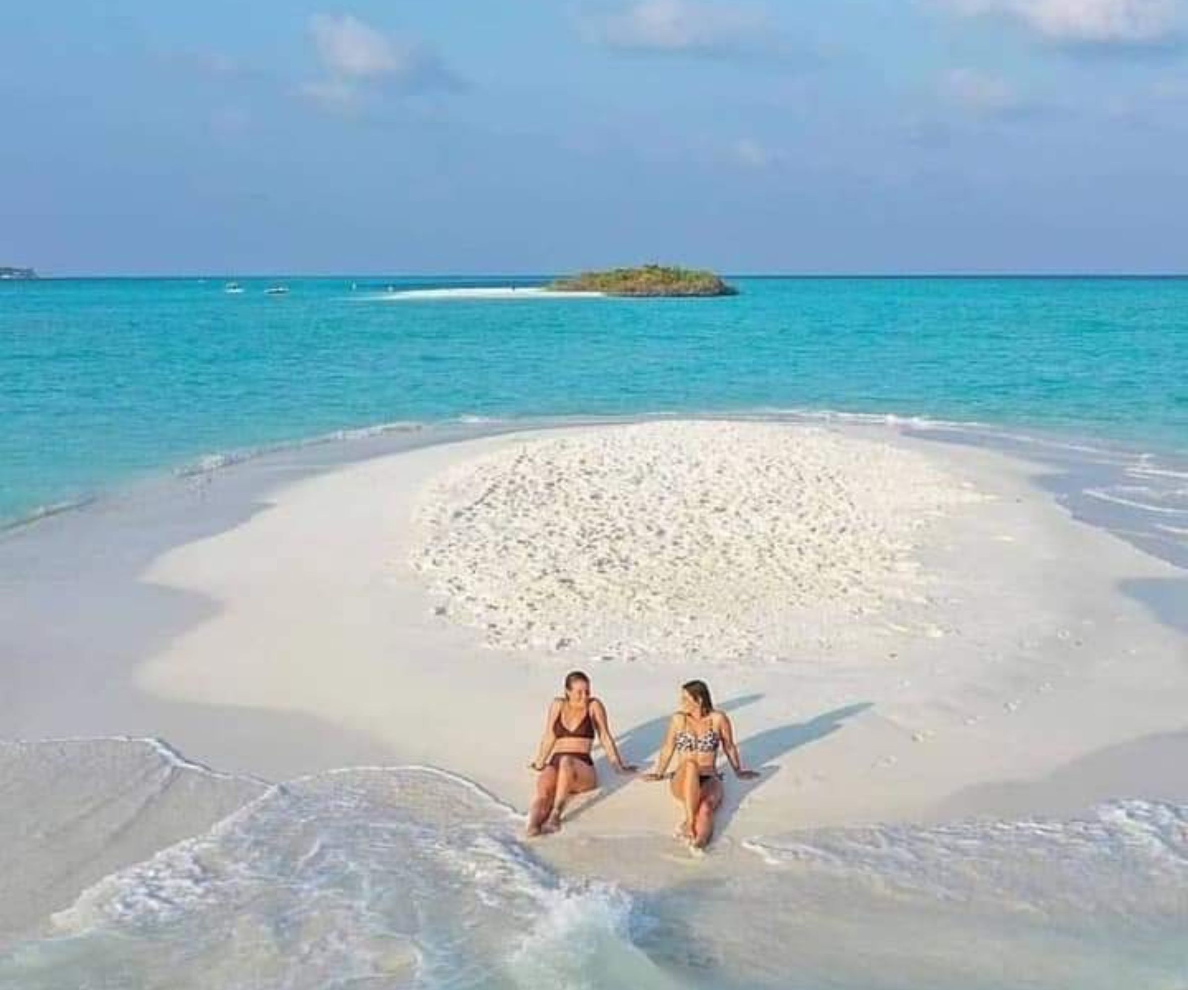 Beach and turquoise water in Zanzibar